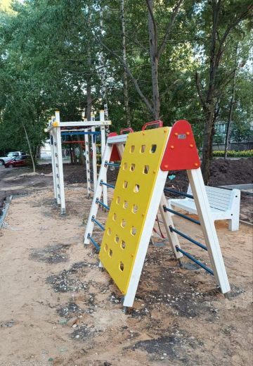 Смонтированная детский игровой комплекс из четырех наименований 2024